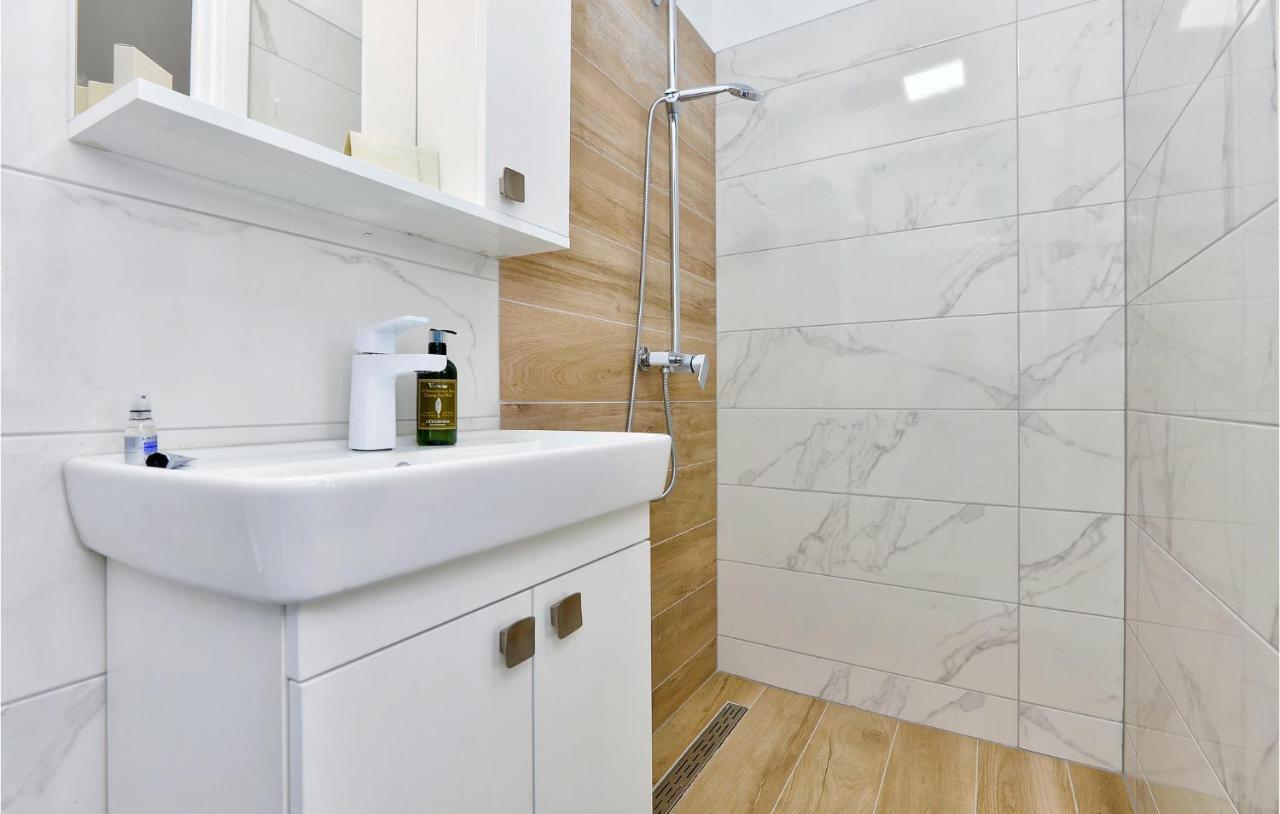 Ðurđevac 8 Bedroom Lovely Home In Durdevac מראה חיצוני תמונה